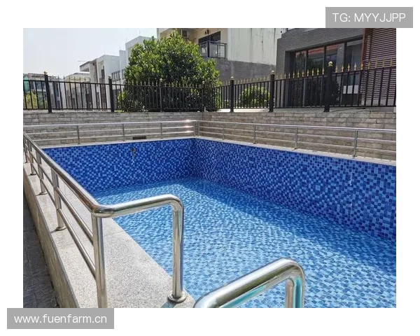 瑞安·洛赫特家里泳池比我家房子还大，这日子也太滋润了吧